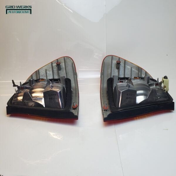 01-05 BMW E46 TAIL LIGHT PAIR 6907934 + 6907933 - Image 5