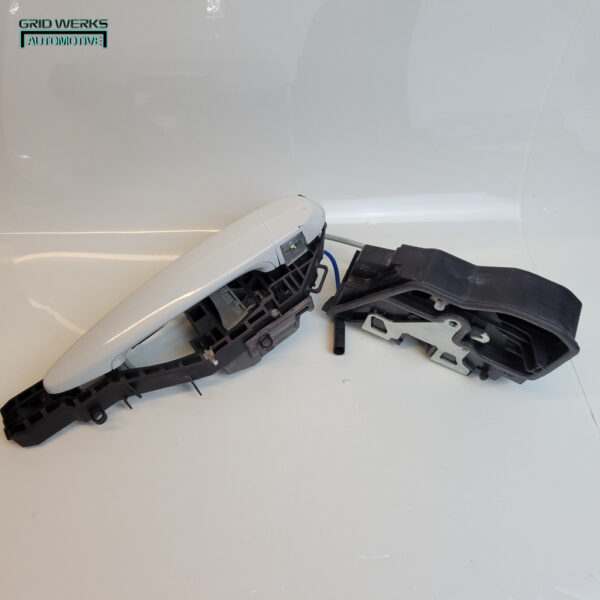 12-18 BMW 3 3 series left rear door lock actuator & handle 51227332267