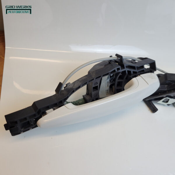 12-18 BMW 3 3 series left rear door lock actuator & handle 51227332267 - Image 8