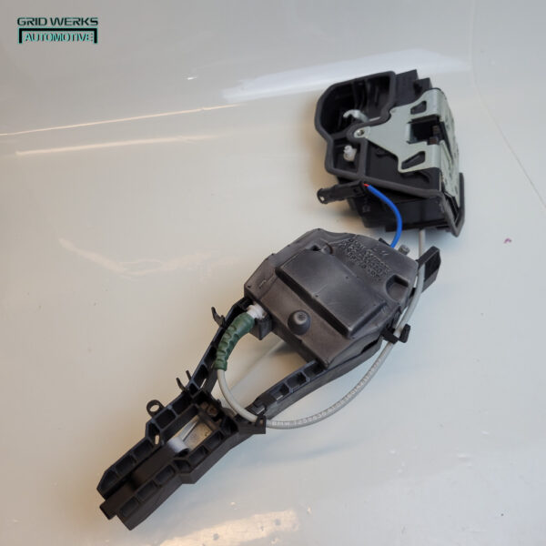 12-18 BMW 3 3 series left rear door lock actuator & handle 51227332267 - Image 2