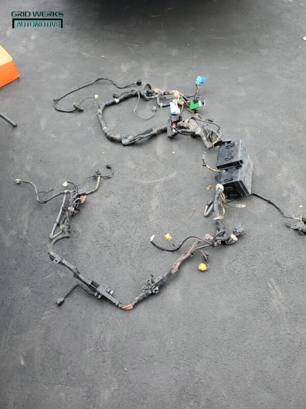 2004-2009 Mazda Mazda3 engine wiring harness / loom & fuse box 2.3L M/T