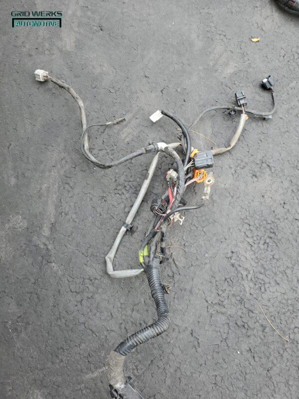 2004-2009 Mazda Mazda3 engine wiring harness / loom & fuse box 2.3L M/T - Image 2