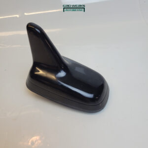 Volkswagen Arteon E Gold Golf R32 roof antenna